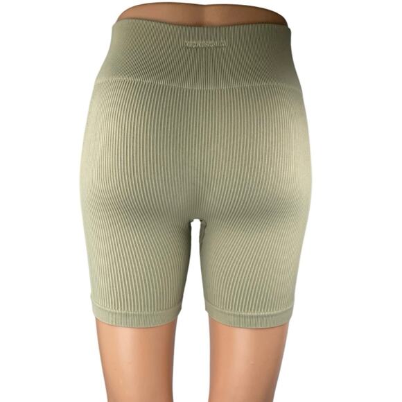 Adanola Women's Olive Green Rib Knit Mid Rise Activewear Yoga Gym Biker Shorts S - Picture 3 of 4